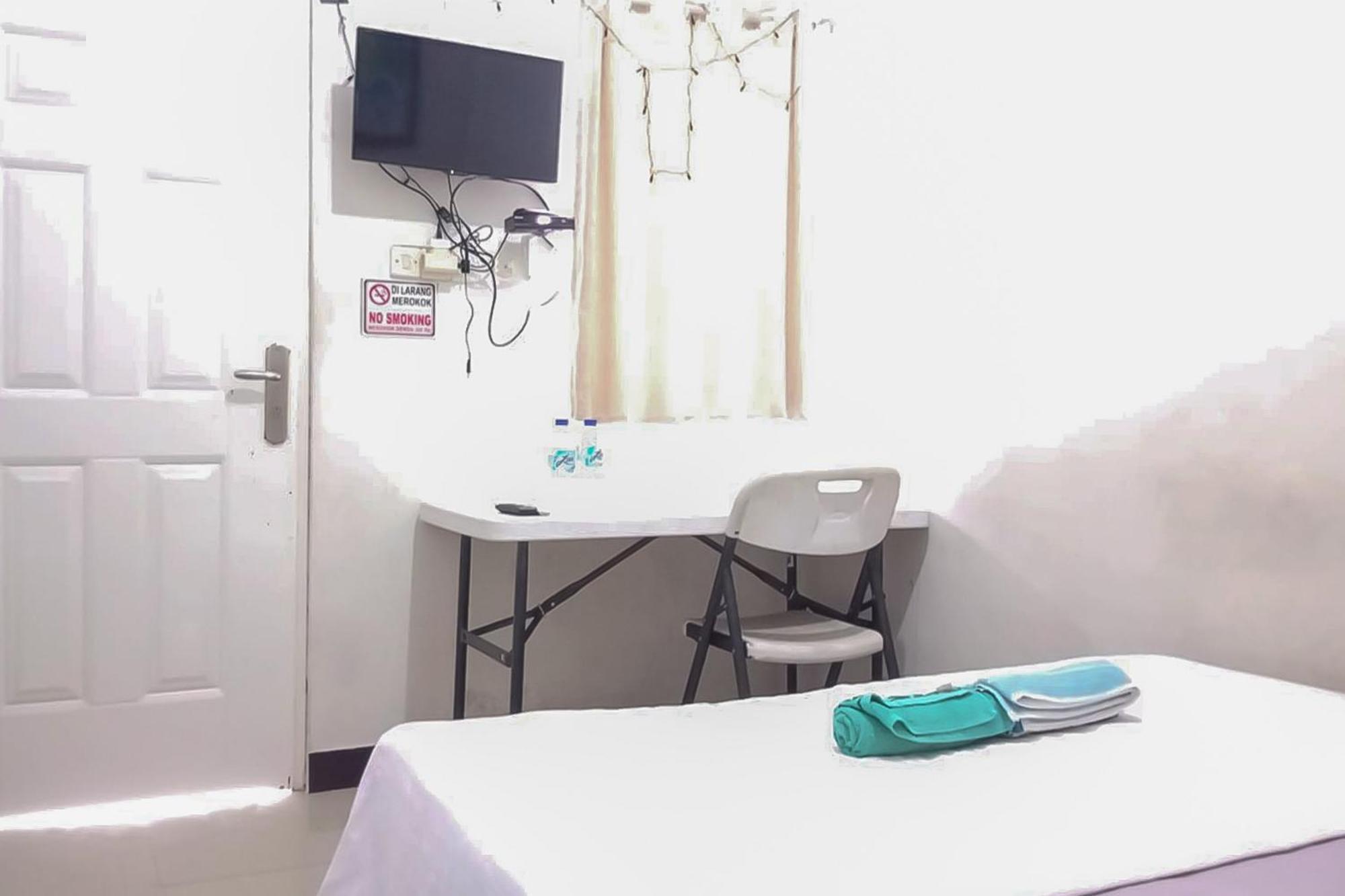 Waringin Guest House Tegal Mitra Reddoorz Bagian luar foto