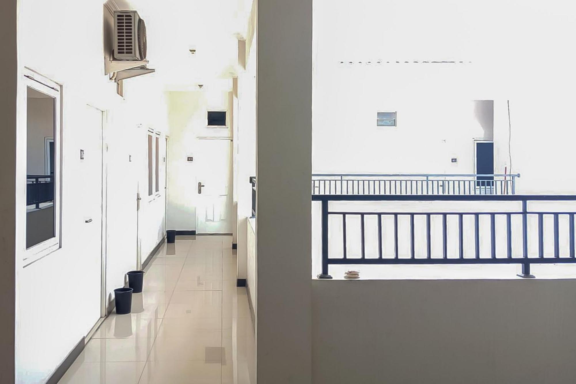Waringin Guest House Tegal Mitra Reddoorz Bagian luar foto