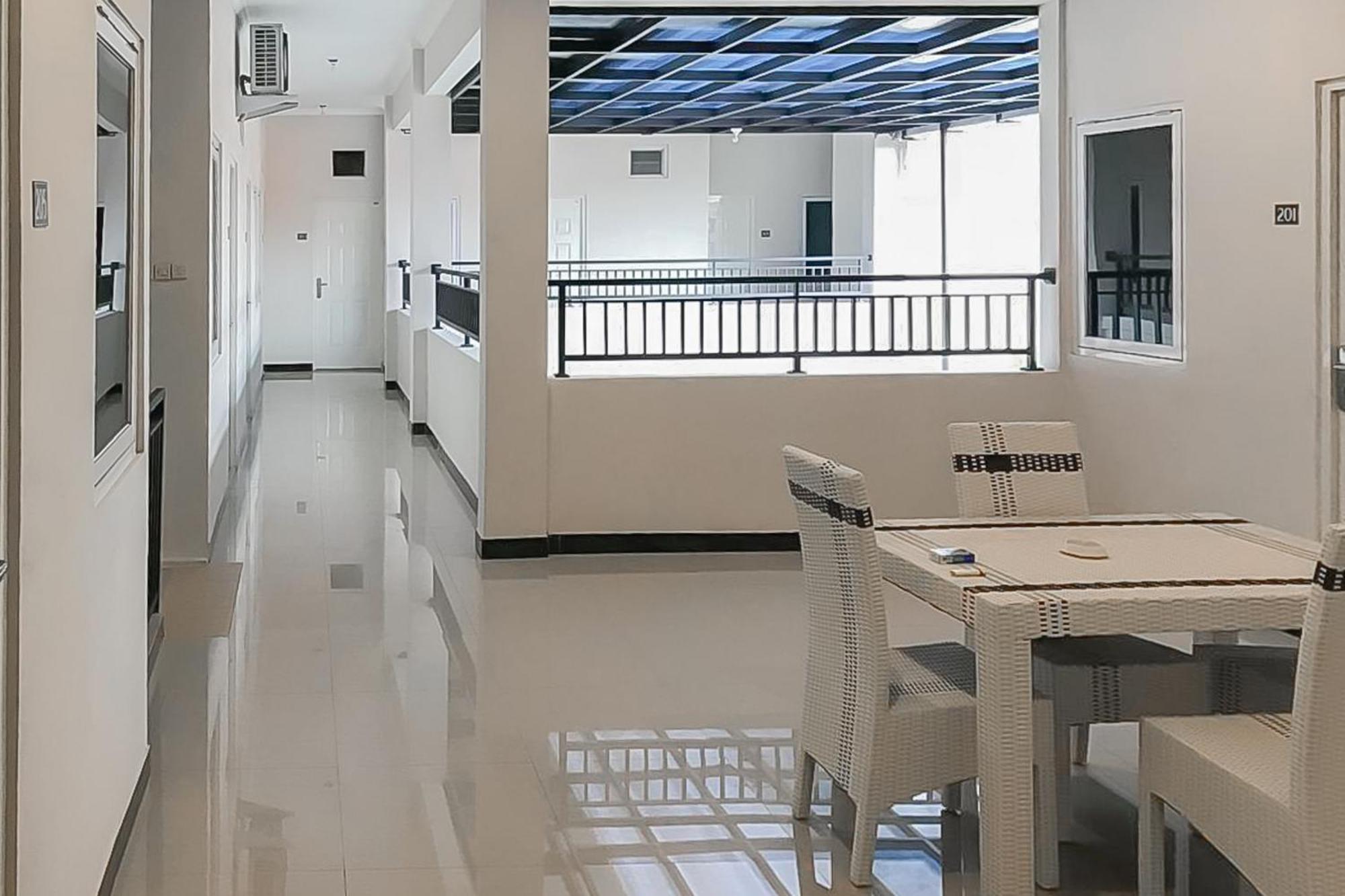 Waringin Guest House Tegal Mitra Reddoorz Bagian luar foto